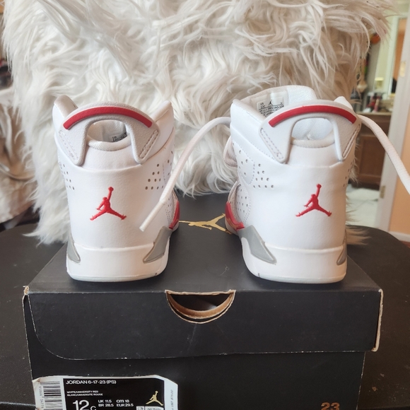 Kids Air Jordans unisex sneaker - Picture 4 of 4